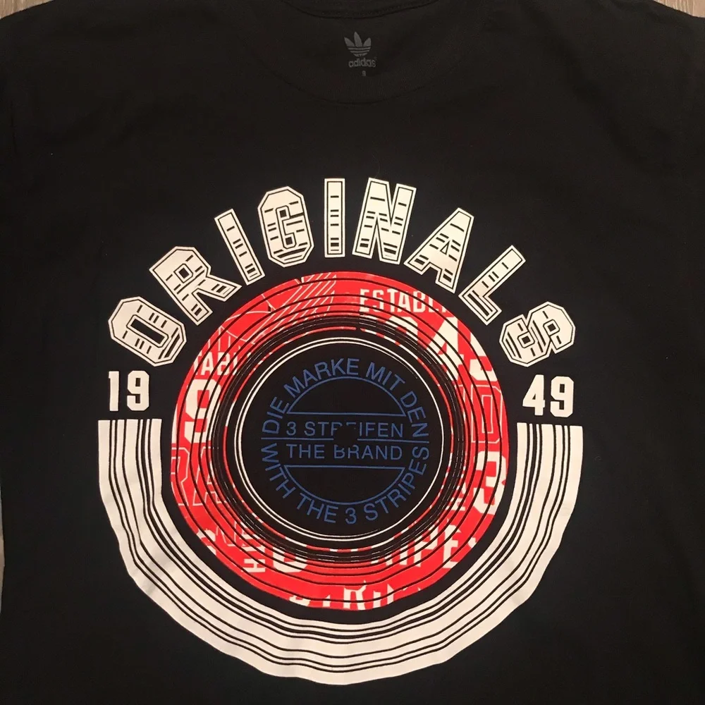 Adidas Originals‎ 1949 Graphic Tee Men’s Size Small